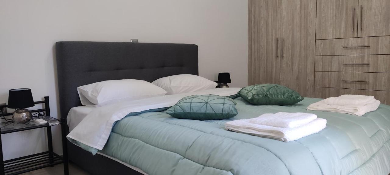 Modern Apartment In Ітея Екстер'єр фото